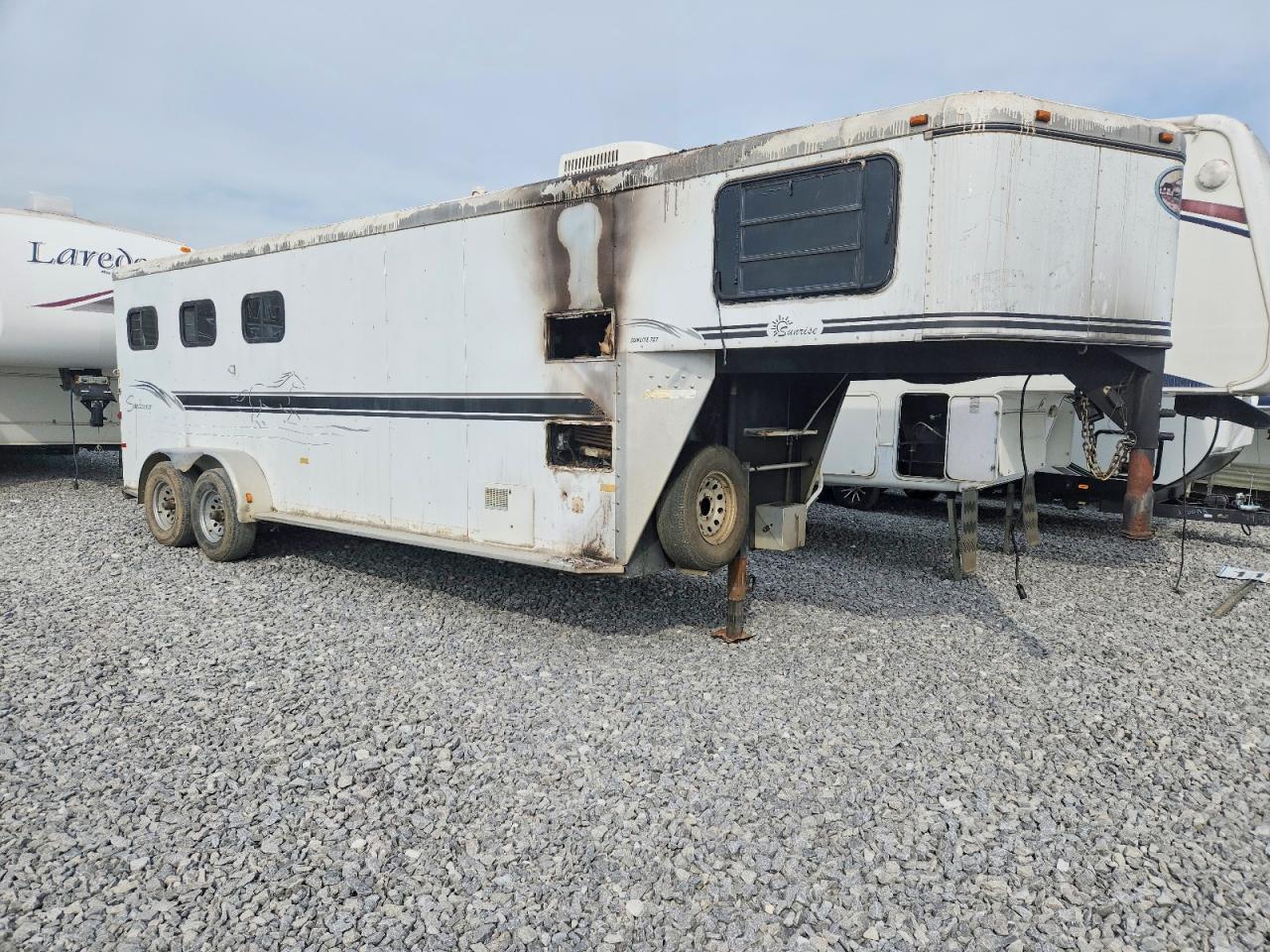 2004 Sundowner Horse Trailer