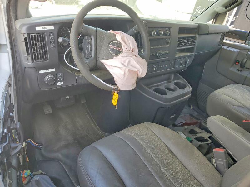 2021 GMC Savana BOX Truck