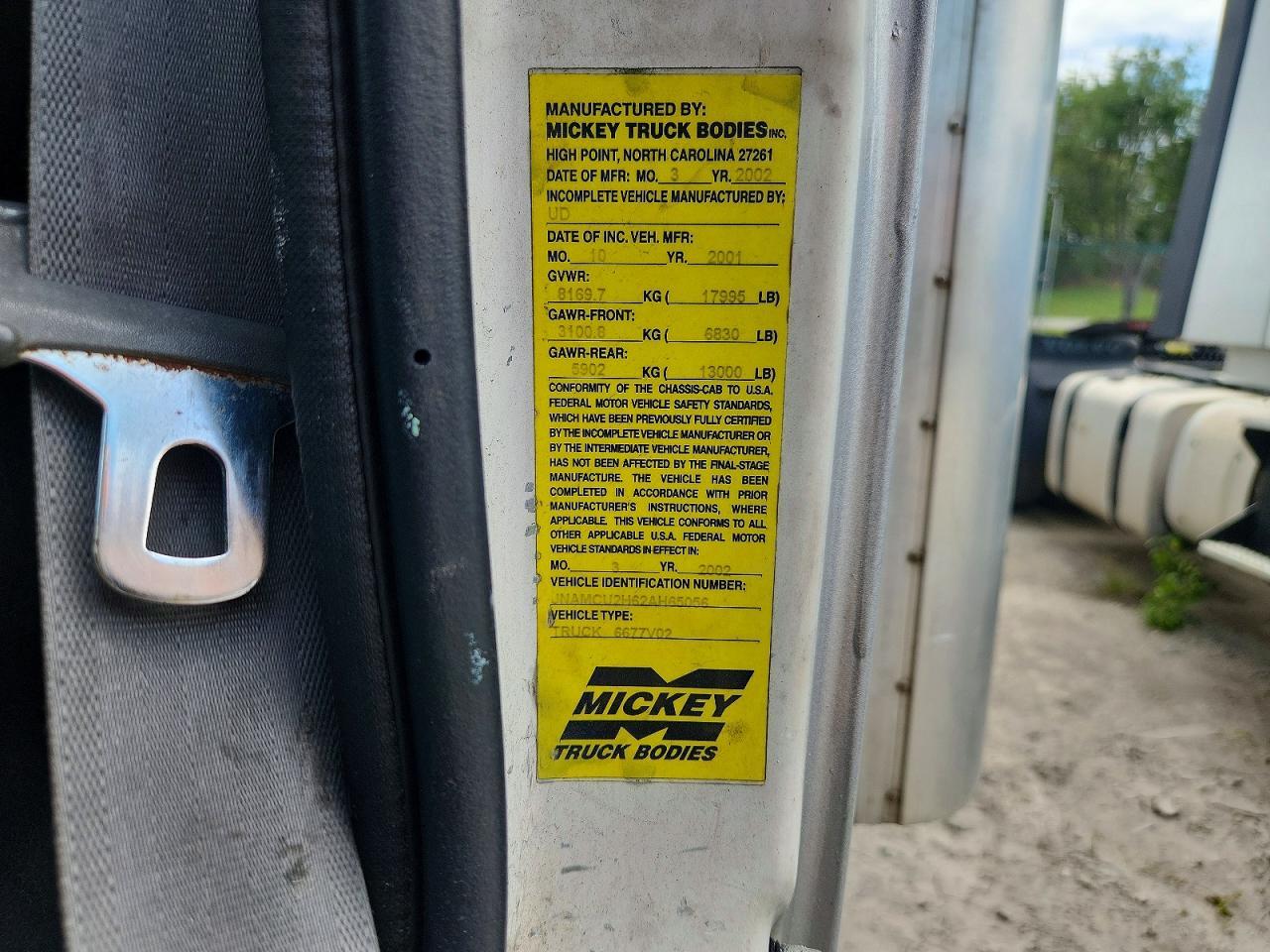 2002 Nissan Diesel UD1800 BOX Truck