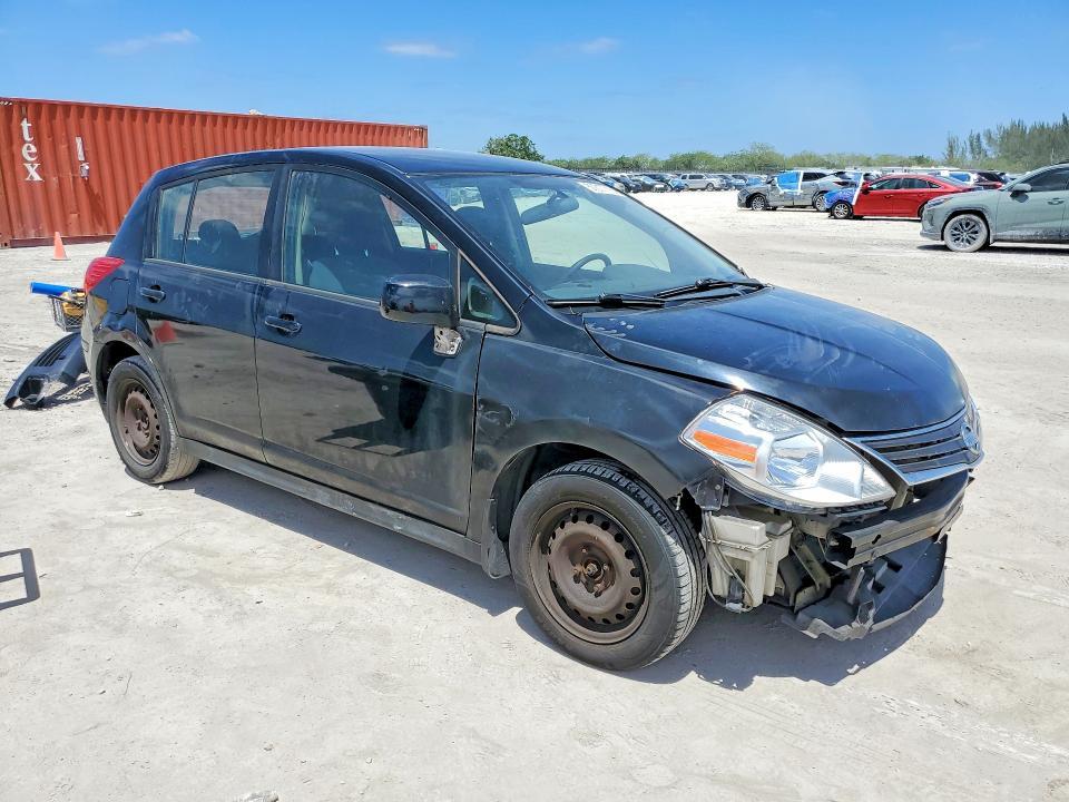 2010 Nissan Versa 1.8 s