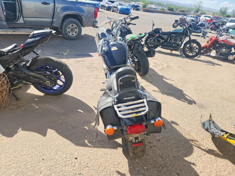 2001 Honda VF750 C