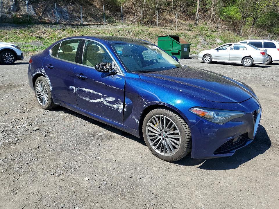 2018 Alfa Romeo Giulia ti Q4