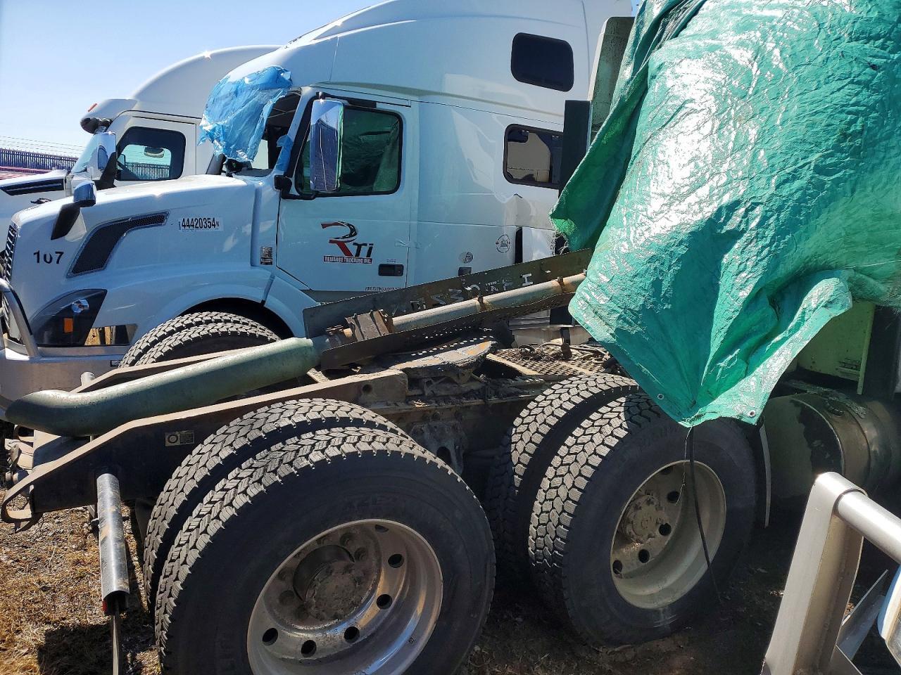 2022 Kenworth Construction W900