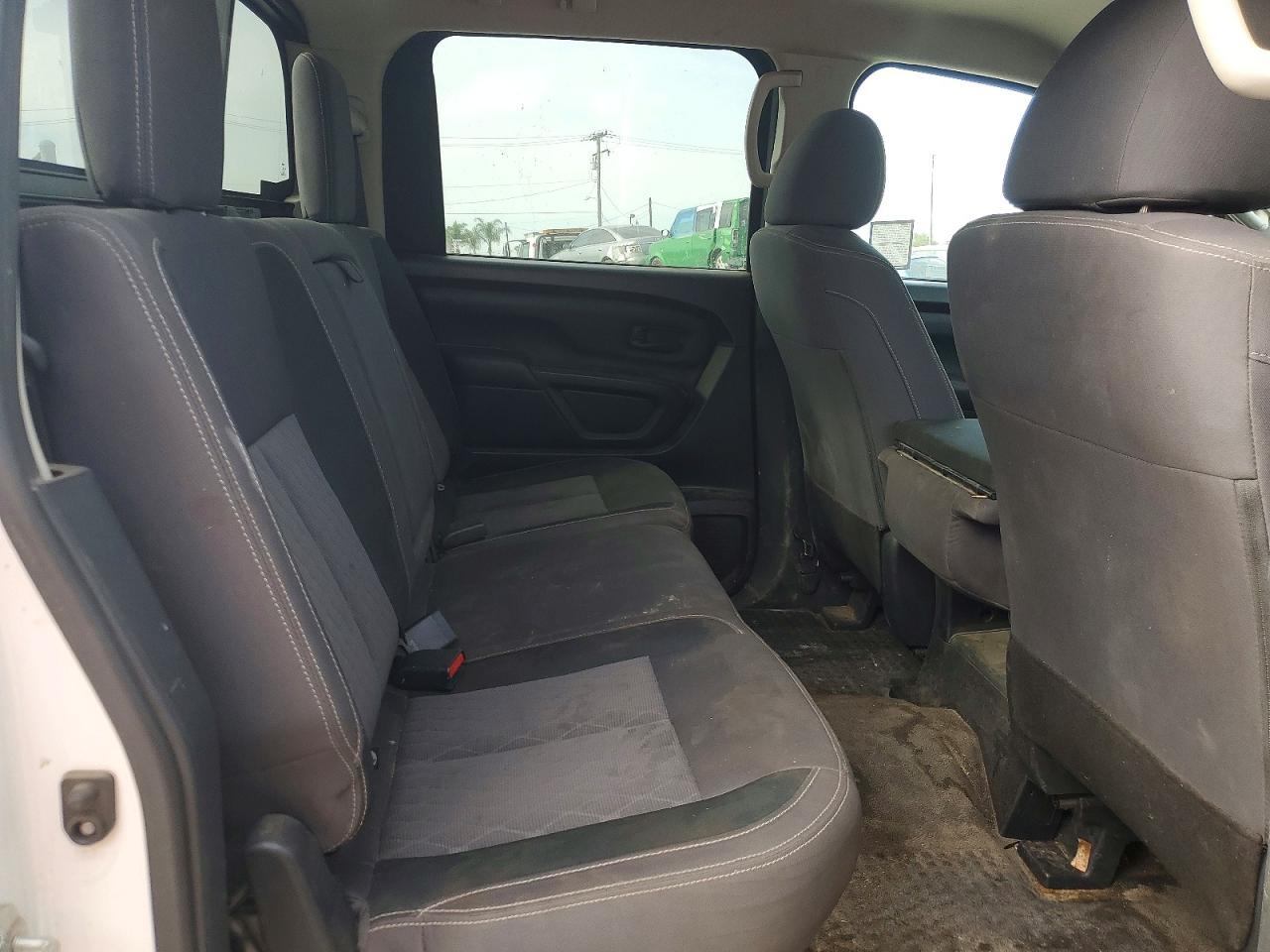 2022 Nissan Titan S