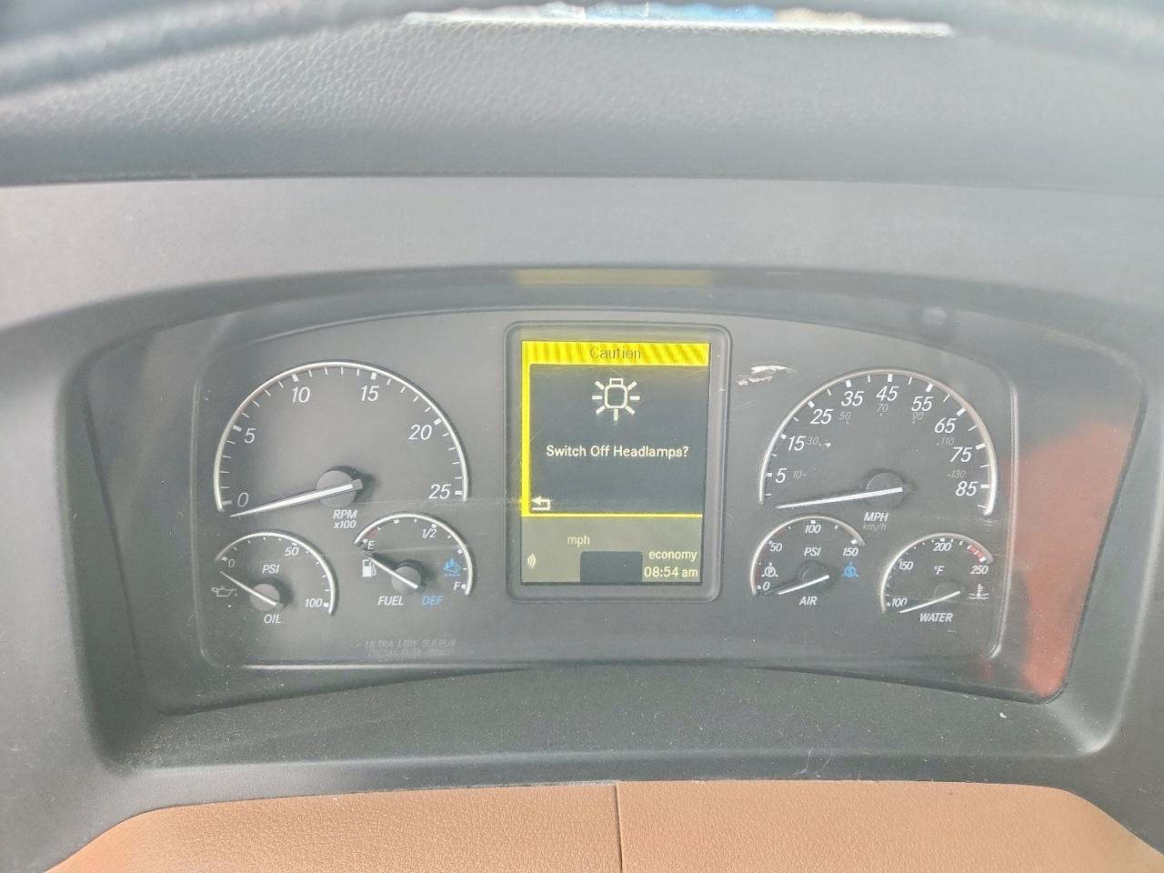 2020 Freigliner 2020 Freightliner Cascadia 126 Semi Truck