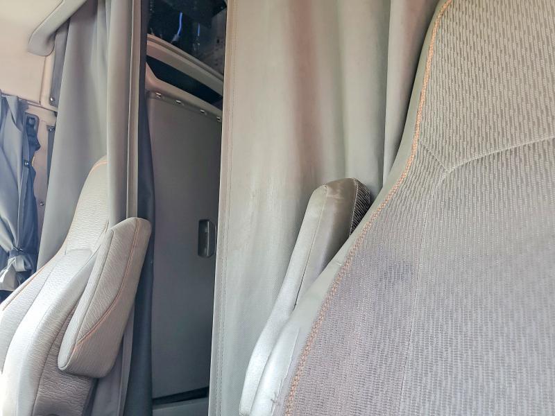 2019 Volv O VNL Semi Truck