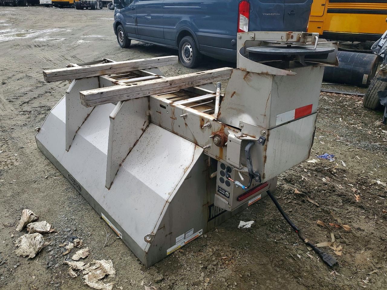 2022 Western 2022 Wxvz Striker Salt Spreader