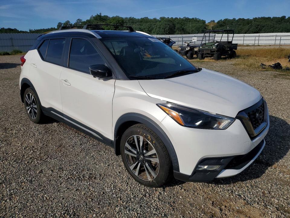 2019 Nissan Kicks sr