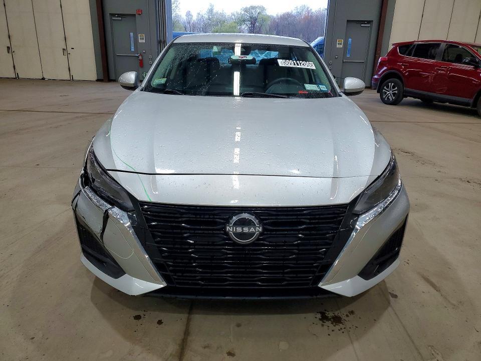 2023 Nissan Altima s