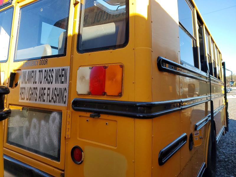 2012 Freigliner 2012 Thomas SAF-T-LINER C2-School Bus