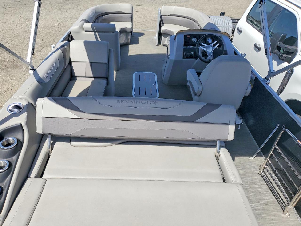 2023 Bennington Marine Boat-Pontoon Boat