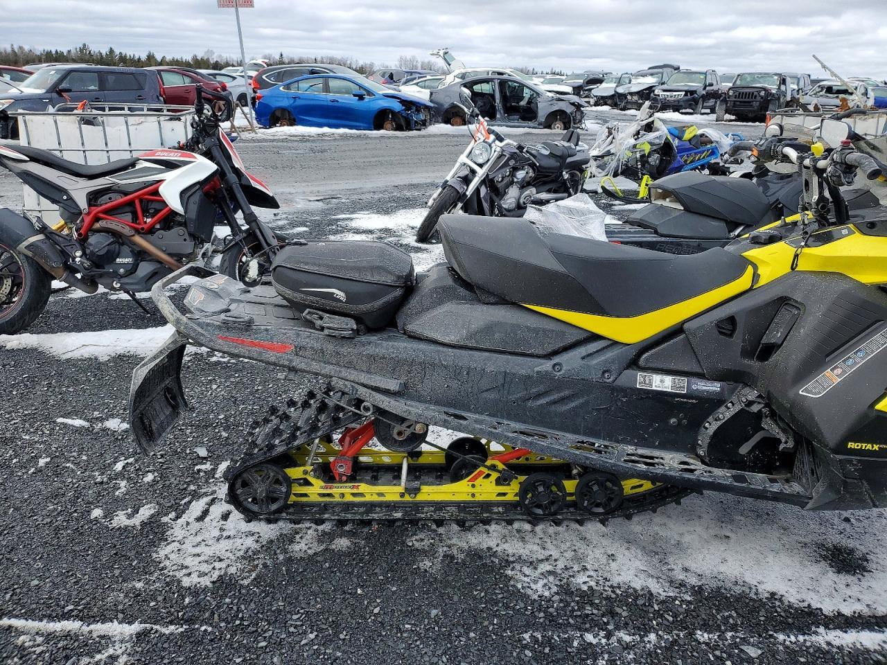 2022 Skidoo Renegade Adrenaline