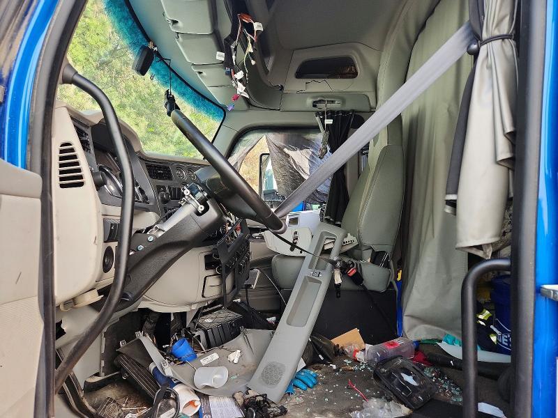 2022 Peterbilt 579 Truck Cab AND Chassis