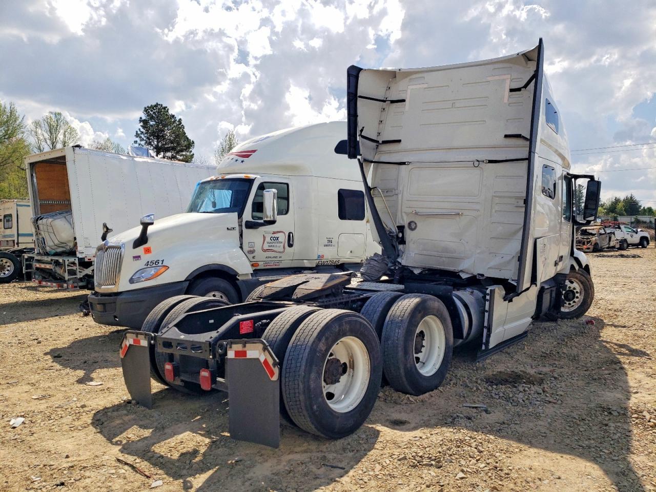 2025 Volv O VNL Semi Truck
