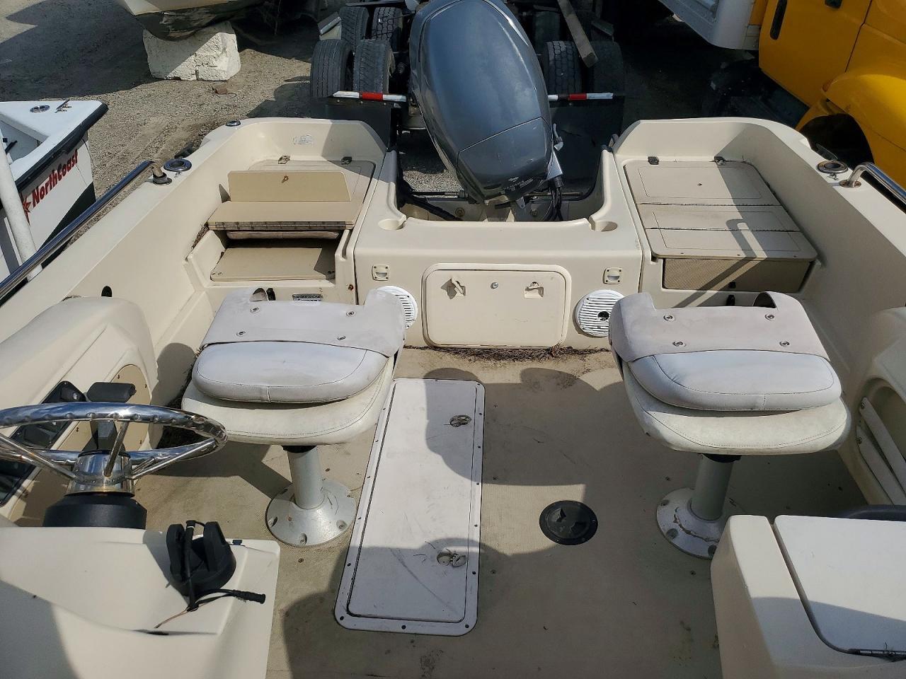 2003 Triumph Boats 2003 Triumph 190 DC-Boat