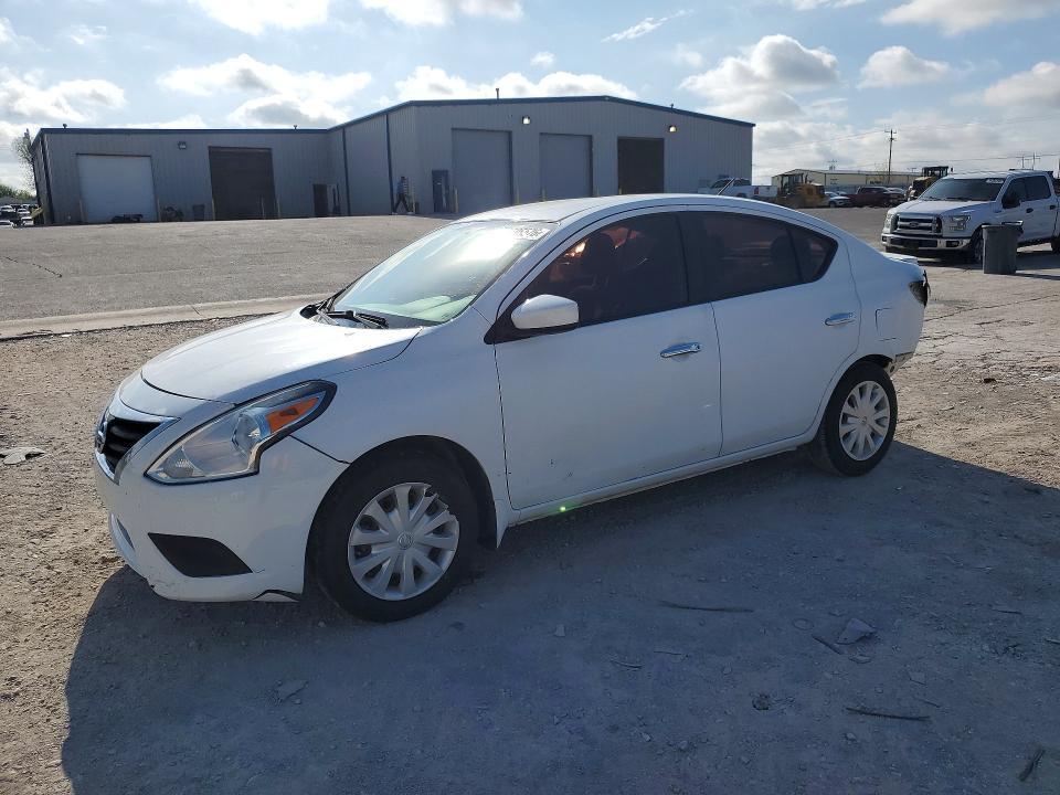 2015 Nissan Versa 1.6 sv