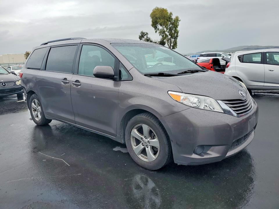 2016 Toyota Sienna le