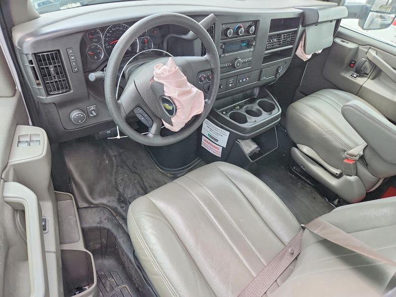 2025 Chevrolet Express BOX Truck