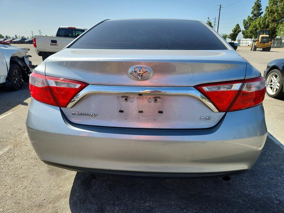 2015 Toyota Camry le