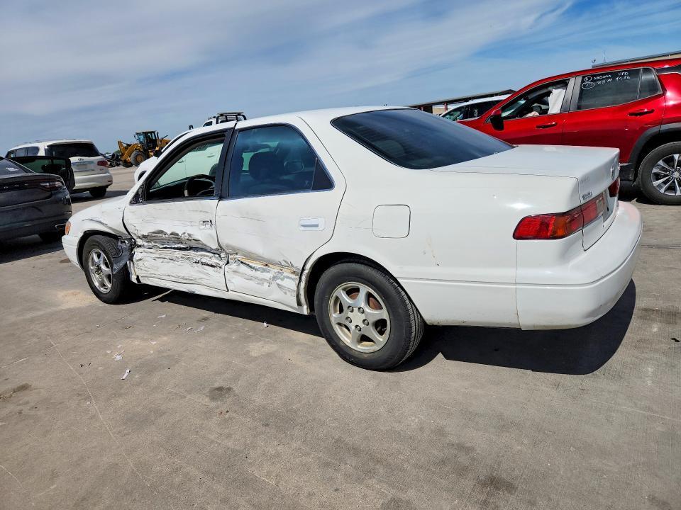 1999 Toyota Camry le
