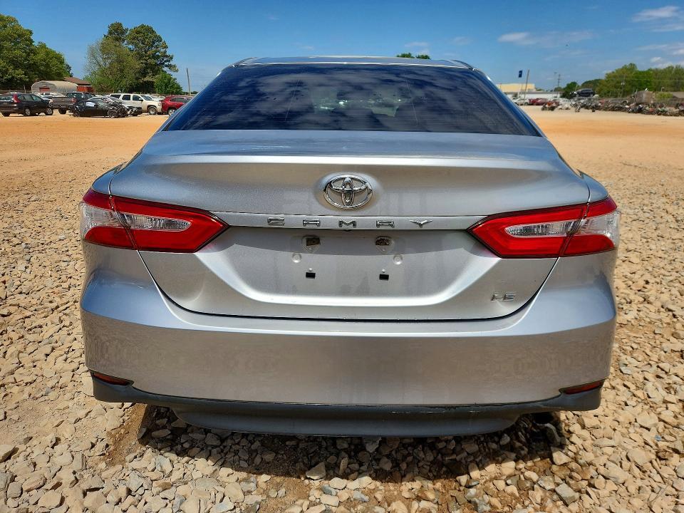 2018 Toyota Camry le