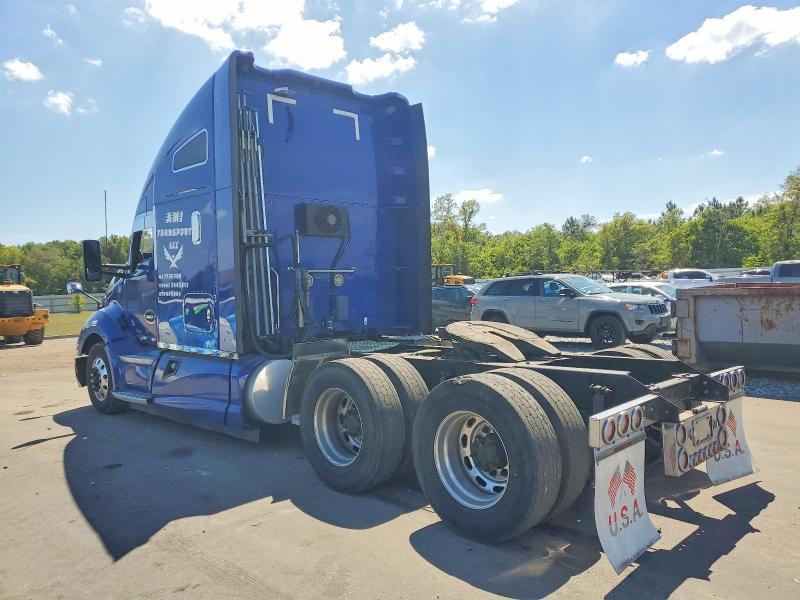 2014 Kenworth T680 Semi Truck