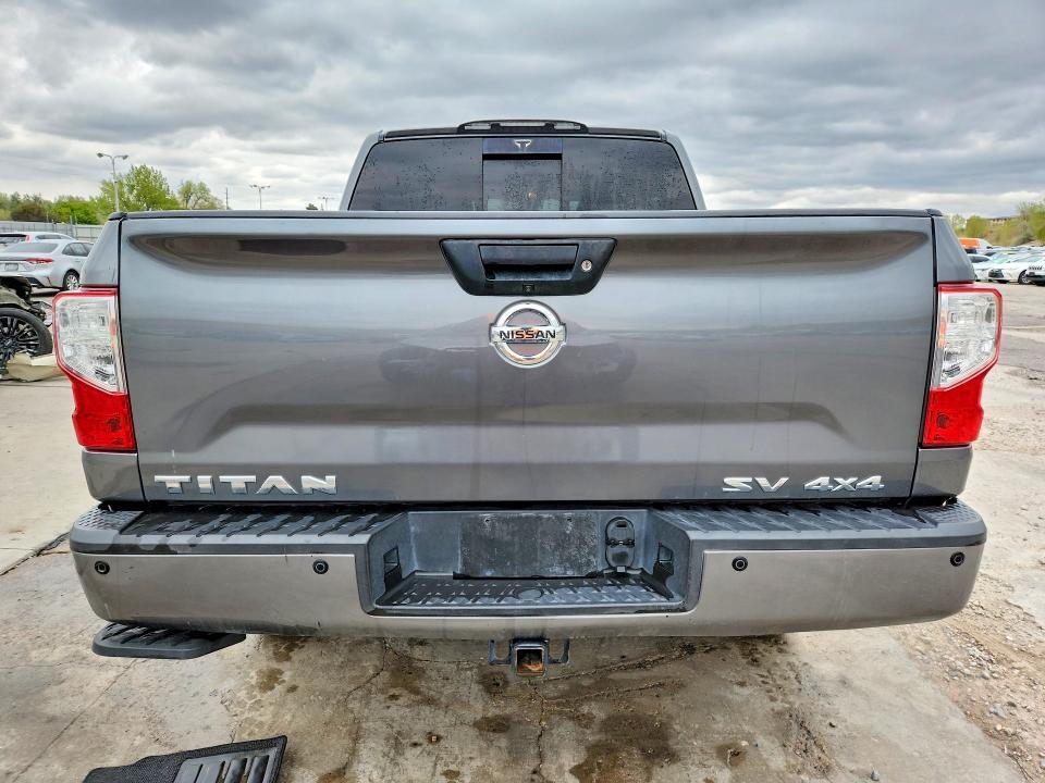 2017 Nissan Titan SV
