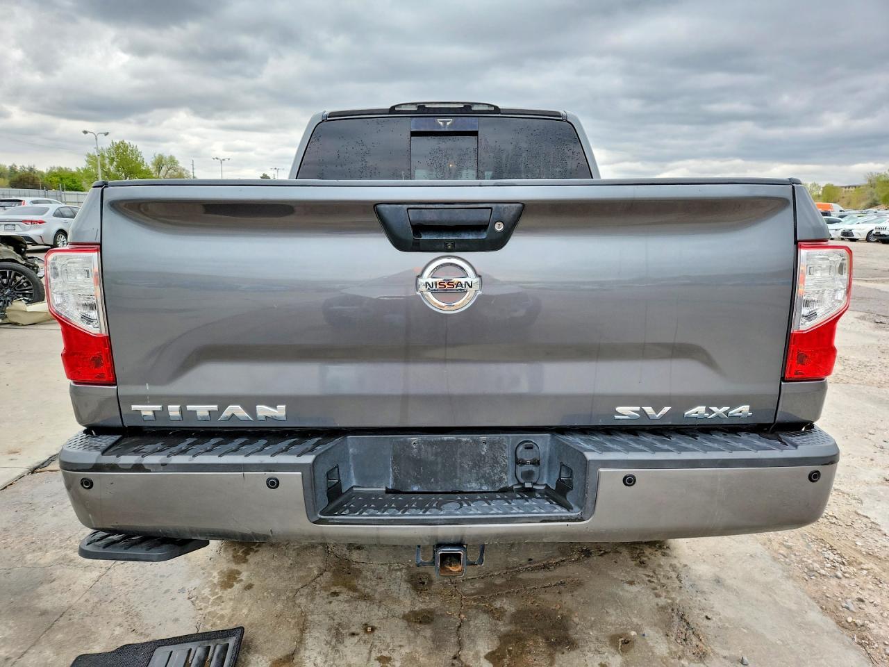 2017 Nissan Titan SV