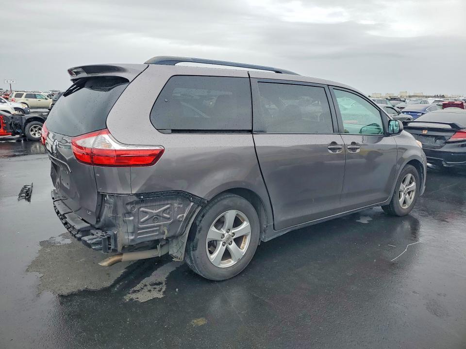 2016 Toyota Sienna le
