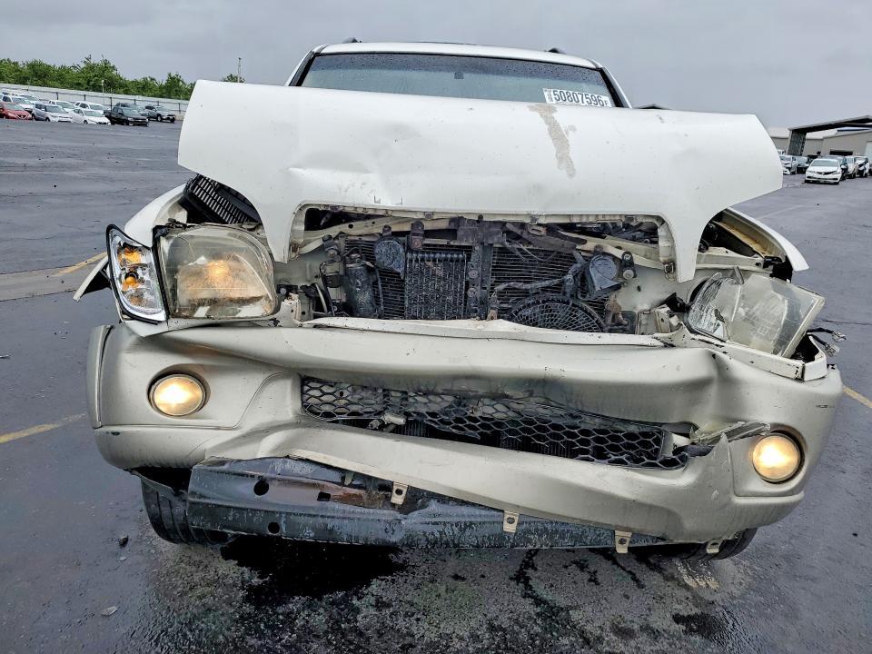 2004 Toyota Sequoia SR5