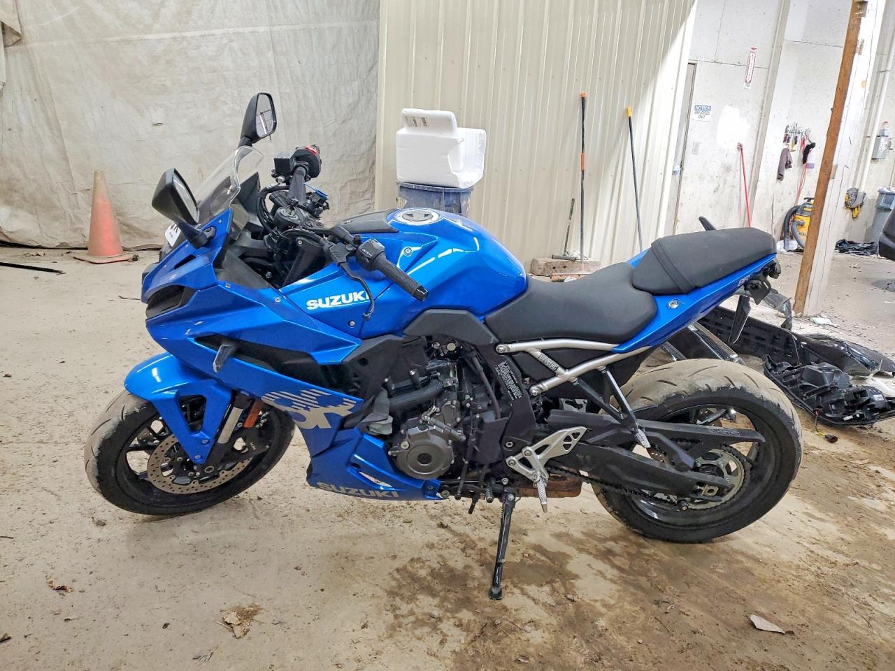 2026 Suzuki GSX800 F