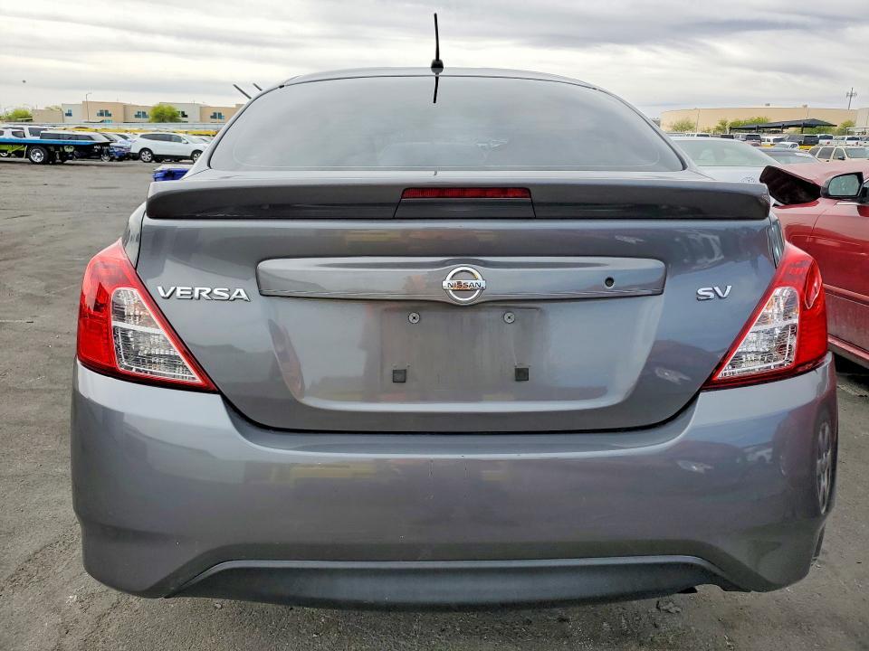 2018 Nissan Versa sv