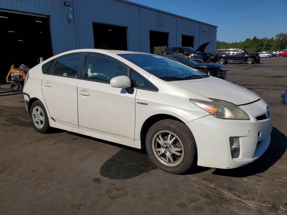 2010 Toyota Prius iii