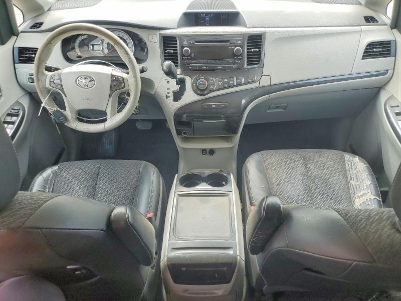 2013 Toyota Sienna Sport