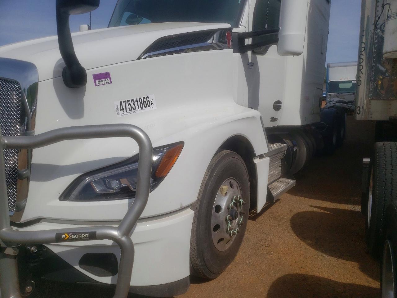 2025 Kenworth T680 Semi Truck