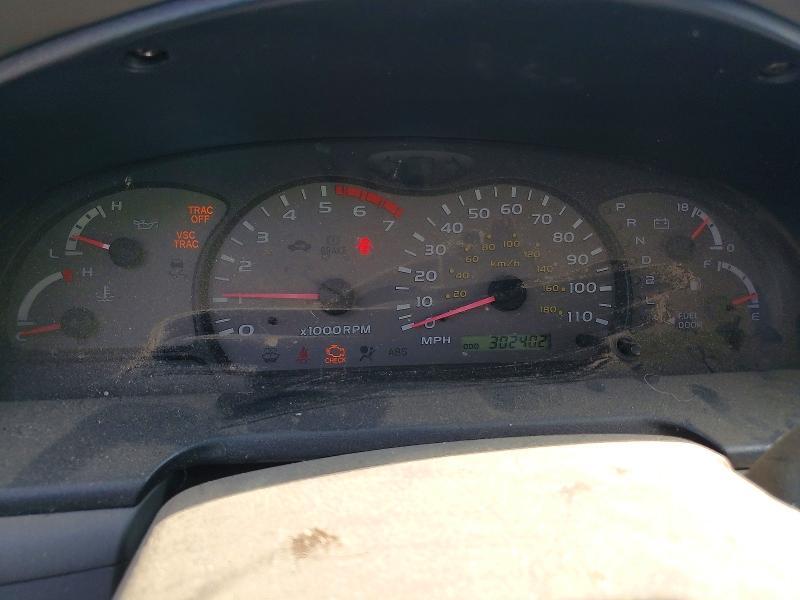 2003 Toyota Sequoia SR5