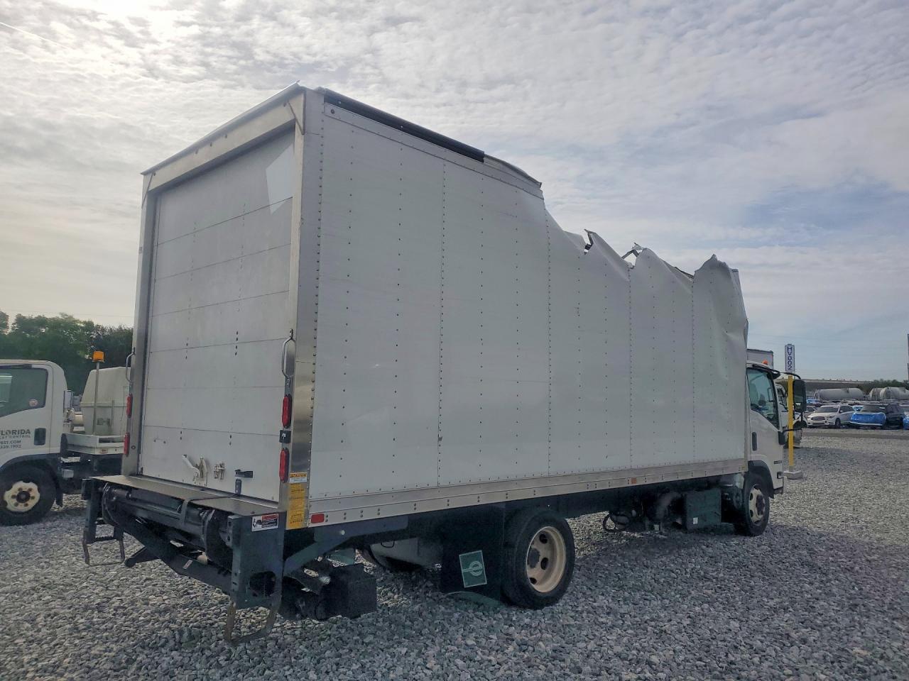 2024 Isuzu NRR BOX Truck