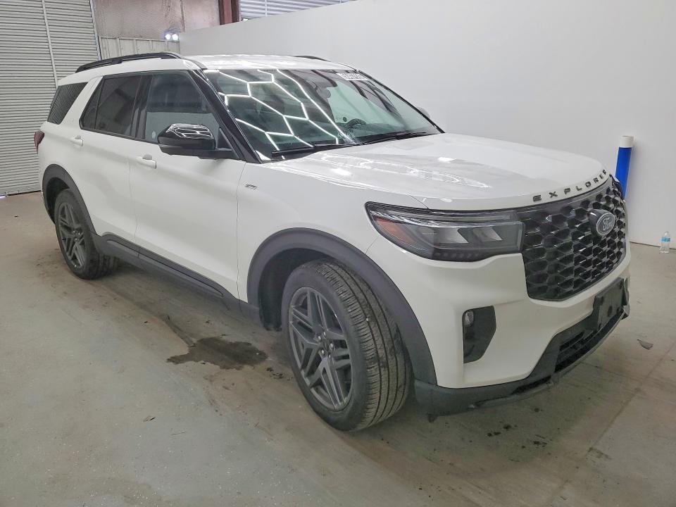 2025 Ford Explorer St-line