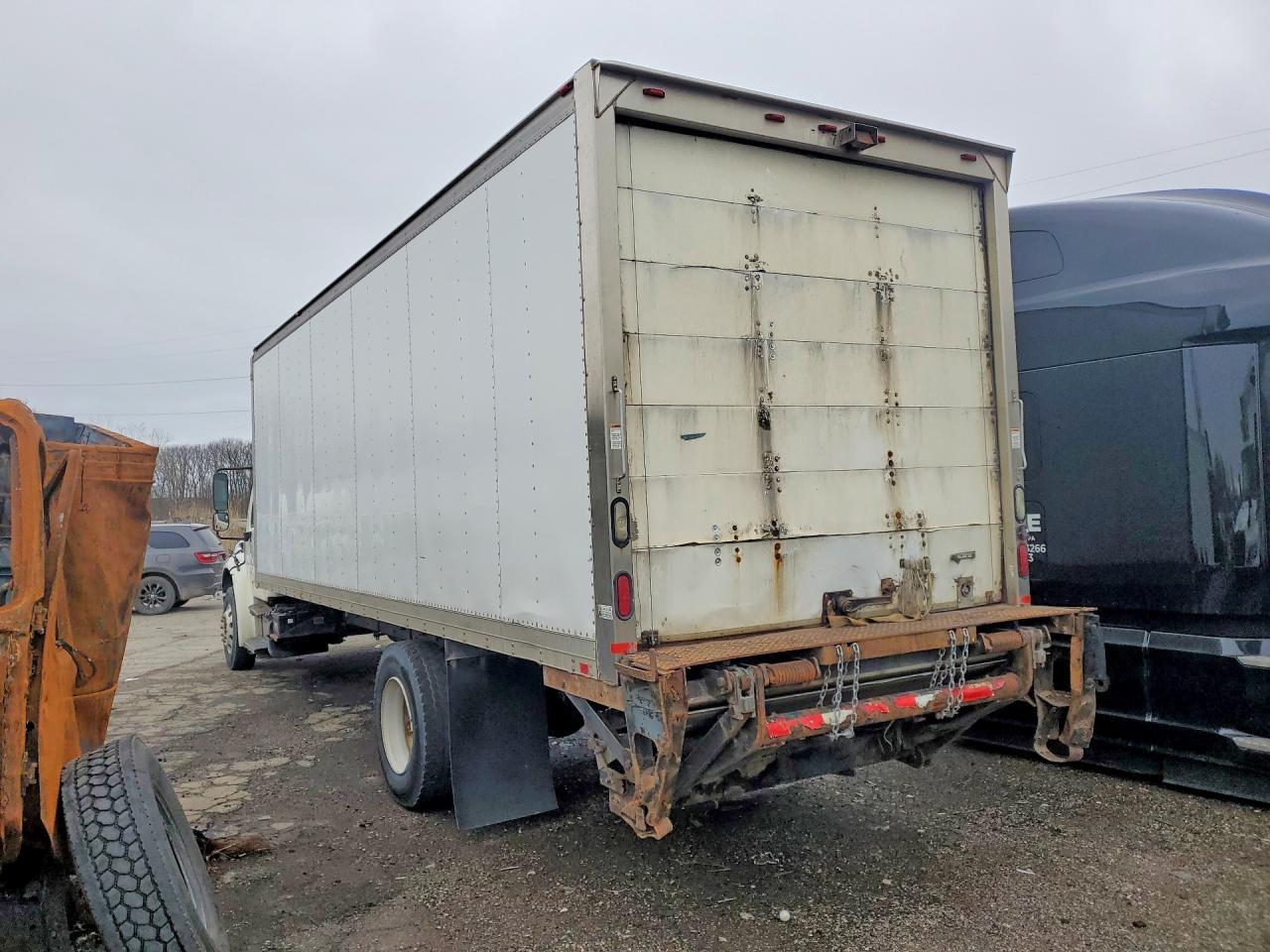 2014 Freigliner 2014 Freightliner Business Class M2 BOX Truck