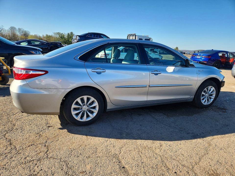 2016 Toyota Camry Hybrid le