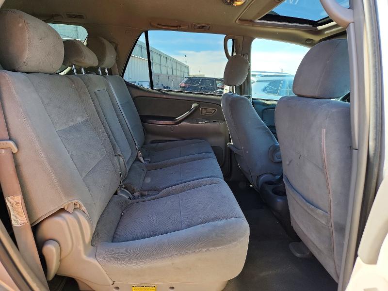 2005 Toyota Sequoia SR5