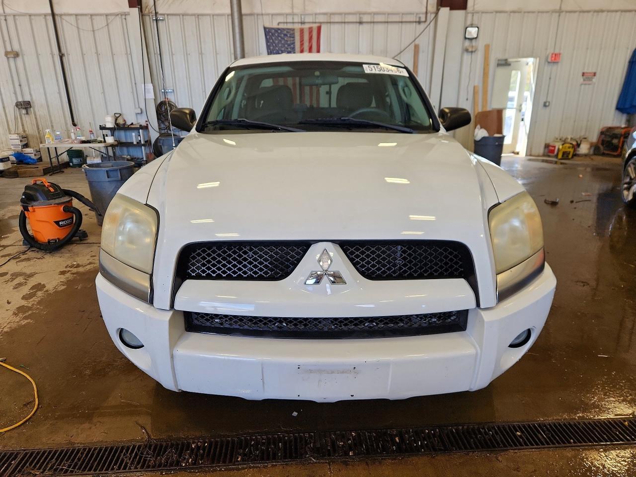 2007 Mitsubishi Raider LS