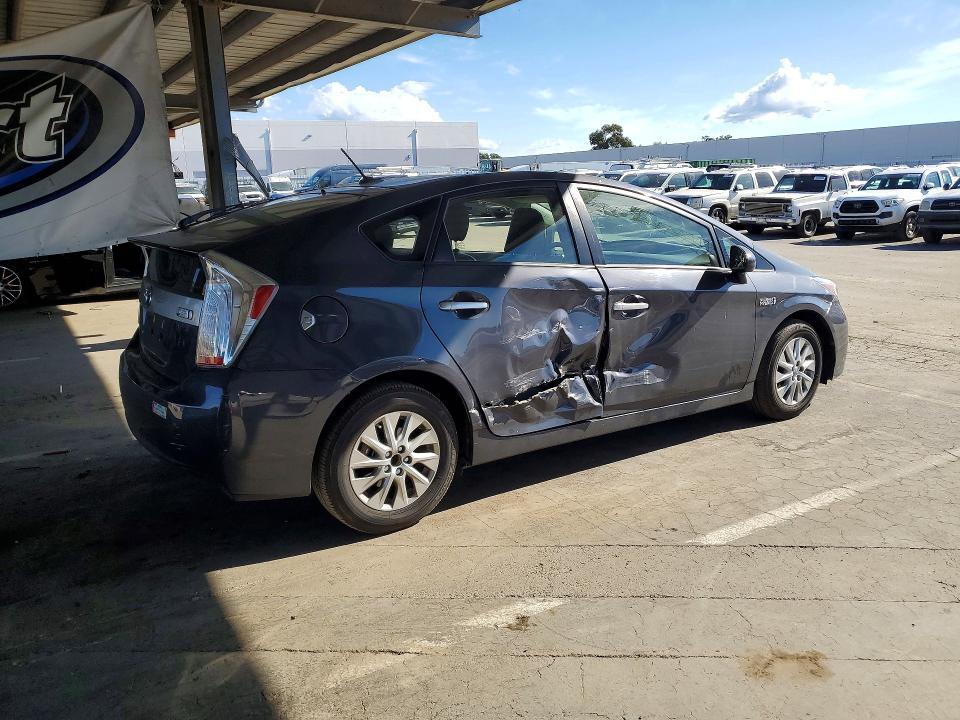 2015 Toyota Prius Plug-in Hybrid Base