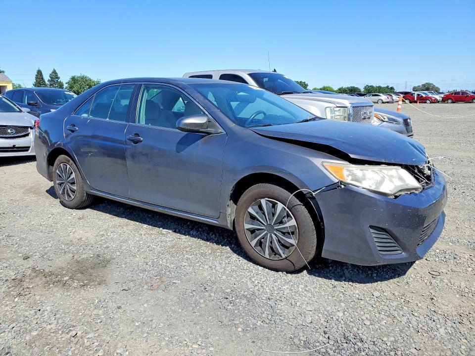 2013 Toyota Camry le