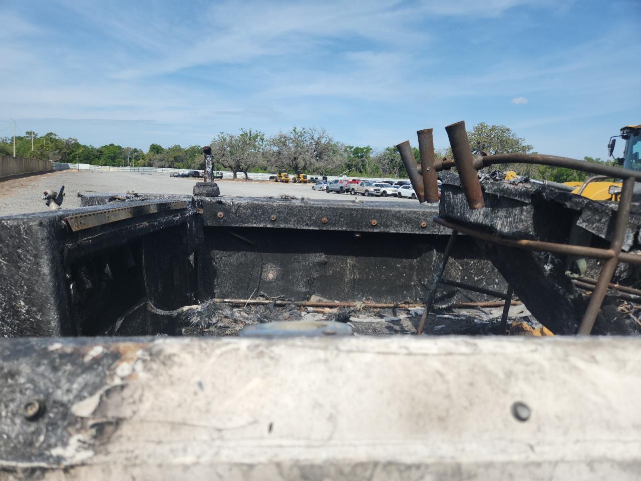 2001 Boston Whaler 26 Outrage-Boat