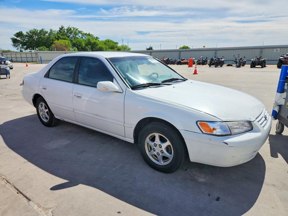 1999 Toyota Camry le