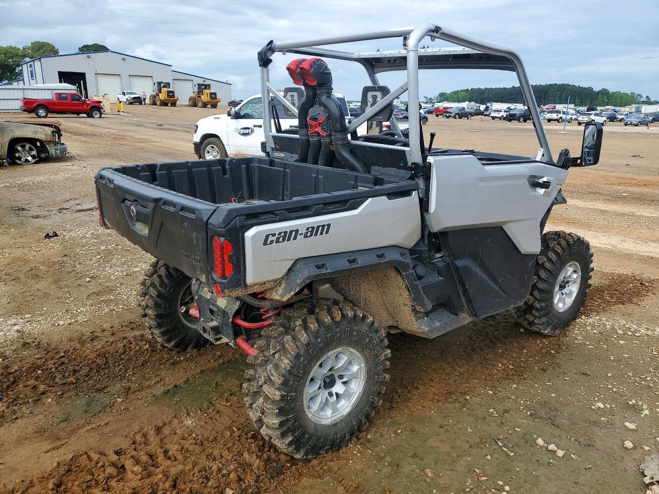 2024 Can-Am Defender Utility Vehicle