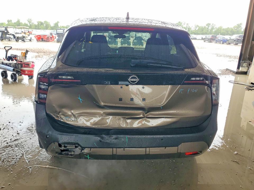 2025 Nissan Kicks sv