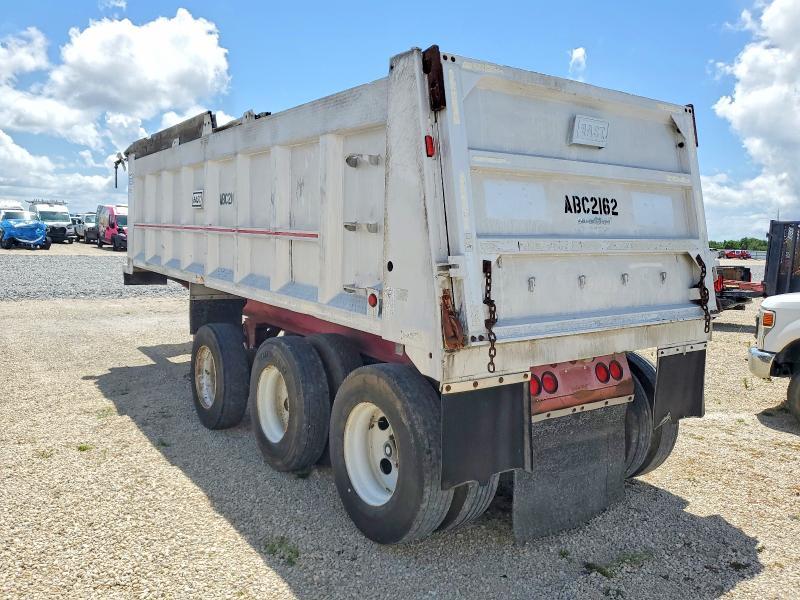 2004 East Manufacturing Heavy Duty Trucks