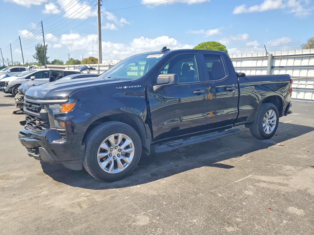 2022 Chevrolet Silverado C1500 Custom